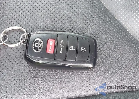 2024 Toyota Grand Highlander Limited z USA, uszkodzony, nr VIN 5TDAAAB54RS037935